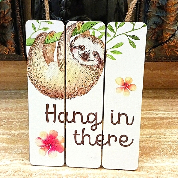 SLOTH Wall Hanging "Hang in There" CUTE Decor Sloth Collector - Picture 1 of 11